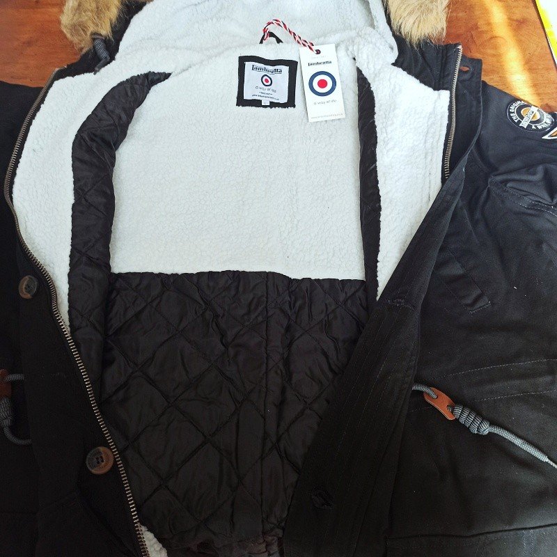 parka lambretta Clothing noire doublure sherpa façon mouton + doublure matelassée.