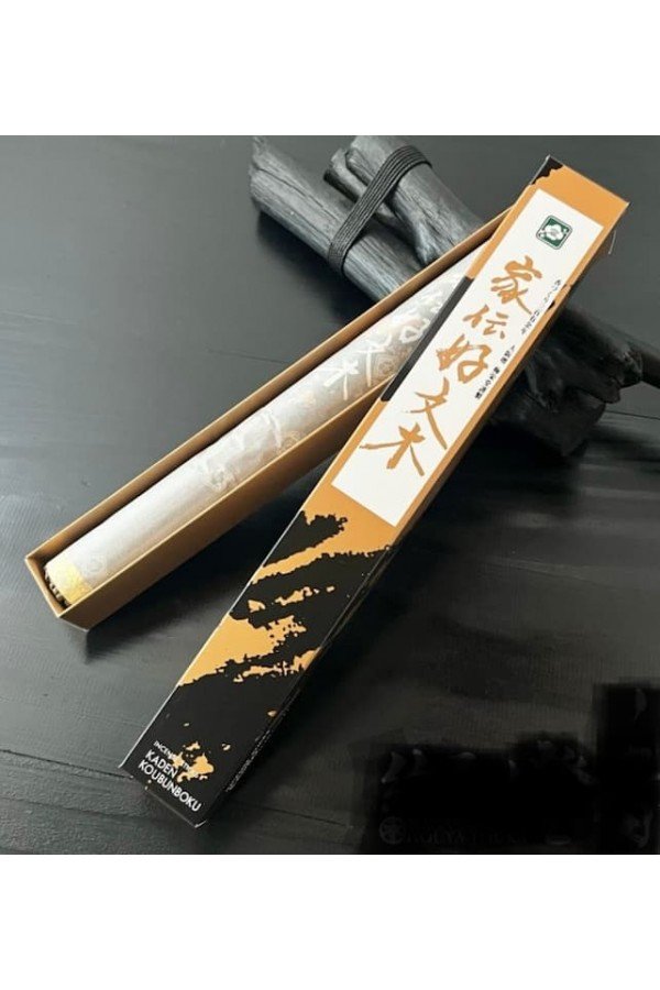 Encens japonais Baieido. Bois de santal, bois d'Agar. Encens long. 75 bâtons.