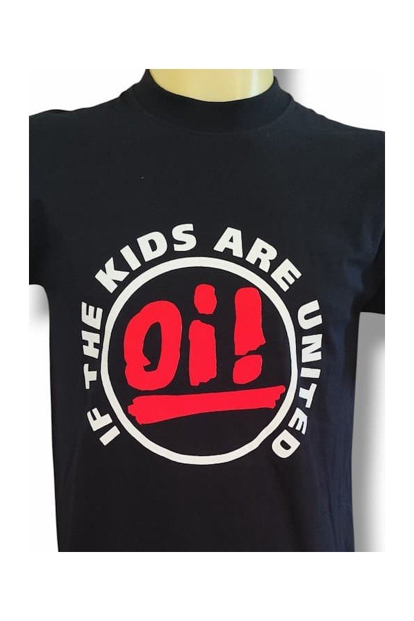 T-shirt noir oi! in the kids are united. Logo Oi rouge dans un cercle blanc. Grand logo 6 tailles disponibles.