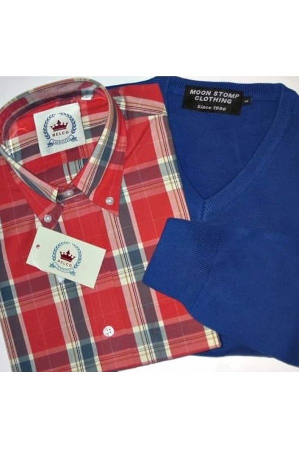 pull bleu royal Moonstomp Clothing + chemise écossais ROUGE Relco London.