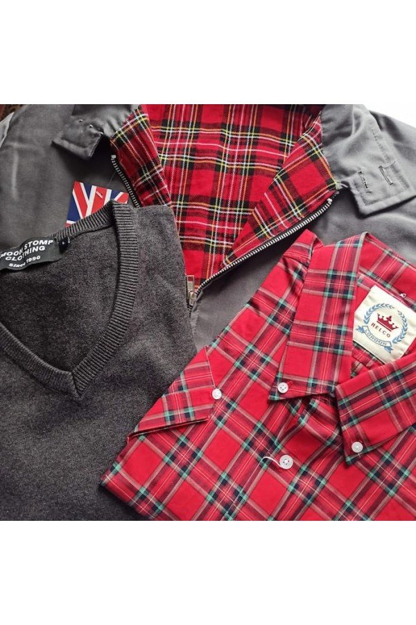 pull gris Moonstomp Clothing + chemise rouge Relco + harrington jacket JB gris.