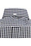 Chemise vichy noir Relco London. Manches courtes. Pli cousu et bouton col au dos.