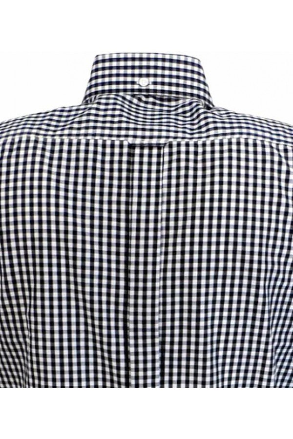 Chemise vichy noir Relco London. Damier. Manches courtes. Pli cousu et bouton col au dos. Tailles disponibles M, L, XL, XXL.