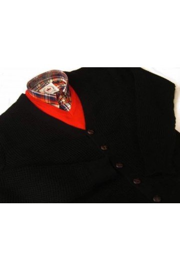 Cardigan Relco London Waffle retro  noir. Gilet chaud années 60 + Pull Moonstomp Clothing rouge + Chemise Relco écossais.
