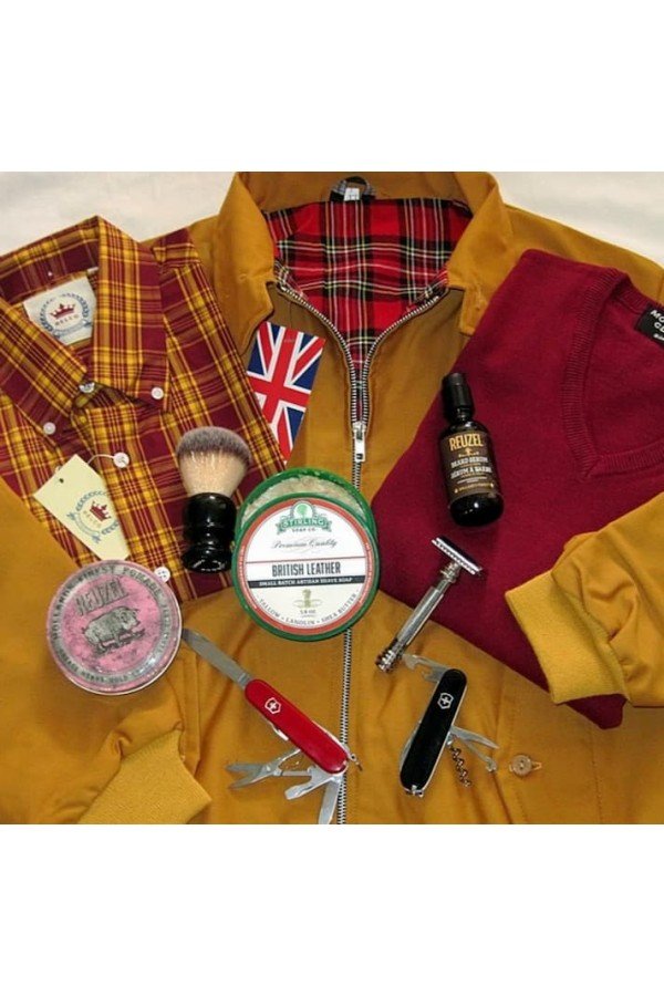pull bordeaux Moonstomp + blouson harrington moutarde + rasoir Razorock Old Type