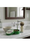 Savon à raser Stirling "Vanilla Sandalwood" dans salle de bain  avec rasoir de sûreté et blaireau de rasage traditionnel