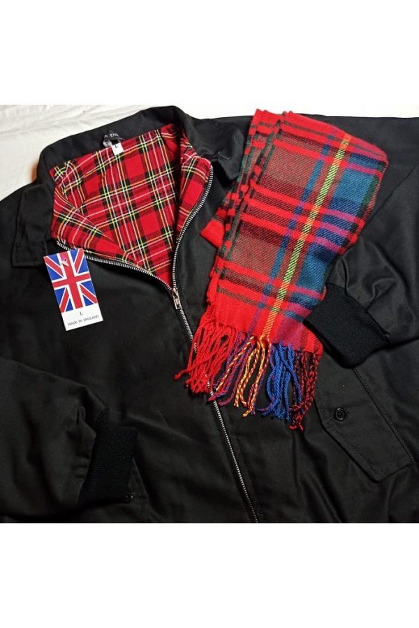 Veste harrington jacet , noire et écharpe écossais rouge