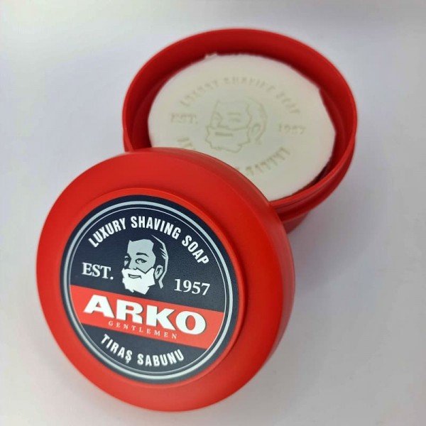 Savon à raser Arko en bol de 150 g. Bol ouvert.