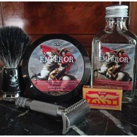 Après-rasage Razorock "Emperor" + savon à raser Razorock "Emperor + Rasoir Merkur "33 C" peigne fermé.