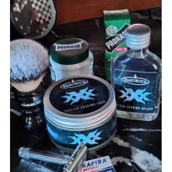 Après-rasage Razorock "XXX Menthol" + savon à raser Razorock "XXX Menthol" + blareau Goodfellas Smile " Galaxy".