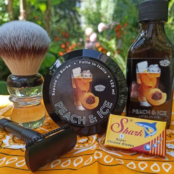 Après-rasage Mastro Michè "Peach & Ice" + Savon à raser Mastro Michè "Peach & Ice" + rasoir Razorock "Lupo black".