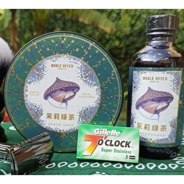 Après-rasage Noble Otter "Jasmine Green Tea" + savon à raser Noble Otter "Jasmine green Tea + rasoir Fatip " Grande" chrome.